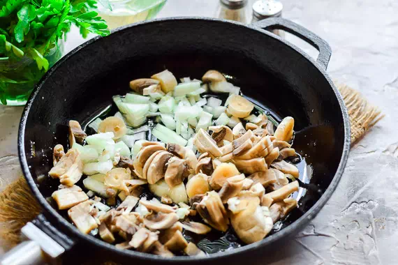 слоеный салат с курицей и грибами рецепт фото 2